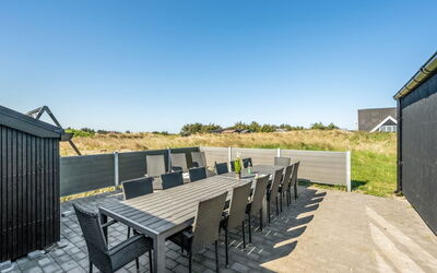 Agnes - 900M from the Sea