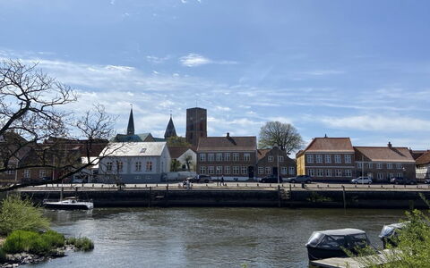 Constance - 23Km from the Sea: Legna, Tetto, Casa, Casa, Architettura, Raccordo, Lotto, Villetta, Capannone, Edifici Giardino