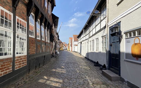 Constance - 23Km from the Sea: Legna, Tetto, Casa, Casa, Architettura, Raccordo, Lotto, Villetta, Capannone, Edifici Giardino