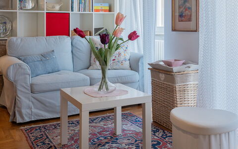 Dafne Suite: Mobilia, Interior Design, Scaffalature, Mensola, Pavimentazione, Pavimento, Soggiorno, Camera, Libreria, Cuscino