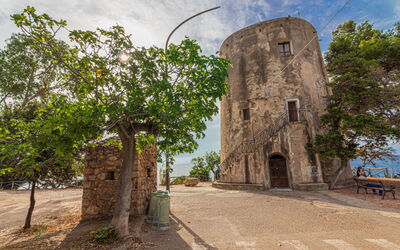 Santa Maria Navarrese 649: Cielo, Rovine, Castello, Fortificazione