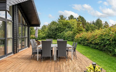 Smilla - 1.1Km from the Sea: Legna, Portico, Pavimento In Legno, Latifoglie, Casa, Deck, Color Legno, Plank, Sedia, Giardino