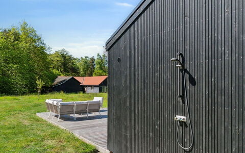 Tove - 350M from the Sea: Legna, Mobilia, Appartamento, Camera, Soffitto, Color Legno, Sedia, Latifoglie, Vernice, Legname