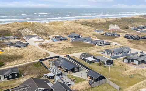 Sinika - 100M from the Sea: 