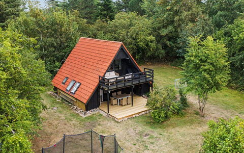 Sunna - 1Km from the Sea: Tetto, Casa, Lotto, Casa, Villetta, Estate, Edifici Giardino, Shade, Log Cabin, Landscaping