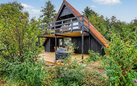 Sunna - 1Km from the Sea: Tetto, Casa, Lotto, Casa, Villetta, Estate, Edifici Giardino, Shade, Log Cabin, Landscaping