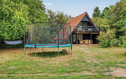 Sunna - 1Km from the Sea: Tetto, Casa, Lotto, Casa, Villetta, Estate, Edifici Giardino, Shade, Log Cabin, Landscaping