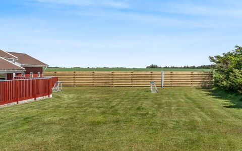 Hans - 1.2Km from the Sea: Legna, Casa, Portico, Deck, Latifoglie, Tetto, Color Legno, Pavimento In Legno, Eco Hotel
