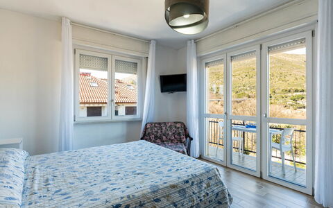 Tra le Onde: Mobilia, Interior Design, Camera Da Letto, Letto, Soffitto, Camera, Pavimento, Biancheria, Bedding, Lenzuolo
