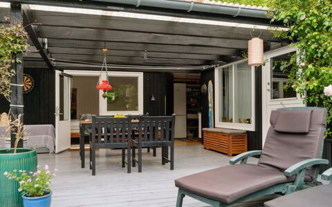 Nette - 100M from the Sea: Legna, Pavimentazione, Interior Design, Pavimento, Mobilia, Pavimento In Legno, Camera, Soffitto, Color Legno, Latifoglie