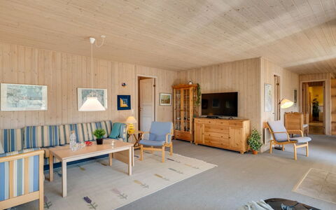 Jeip - 2.1Km from the Sea