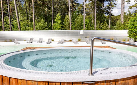Hölick Minichalet Plus 6: Piscina, Materiale Composito, Ricorrere, Tempo Libero, Design, Eco Hotel, Hotel, Giochi D'Acqua, Vasca Idromassaggio, Piastrella