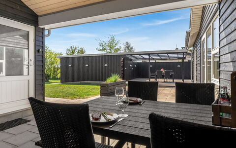 Herwarth - 400M from the Sea: Estate, Shade, Driveway, Agriturismo