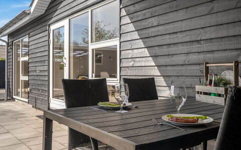 Herwarth - 400M from the Sea: Estate, Shade, Driveway, Agriturismo