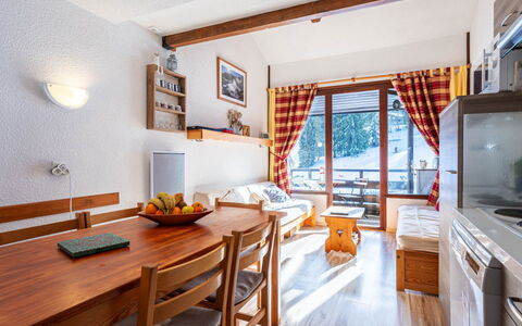 Grand Morillon: Legna, Mobilia, Sedia, Color Legno, Latifoglie, Legname, Plank, Neve, Cucina & Sala Da Pranzo Tavolo, Log Cabin