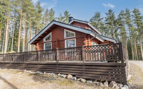 Villa Ruhtinas: Finestra, Facciata, Architettura, Porta, Casa, Estate, Dimora, Finestra A Ghigliottina, Balcone, Villa