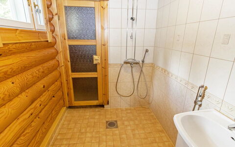 Niiniranta: Legna, Pavimentazione, Pavimento, Idraulico Fixture, Camera, Color Legno, Idraulico, Latifoglie, Bagno, Piastrella