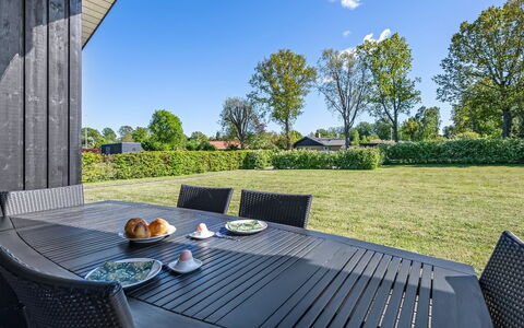 Kody - 400M from the Sea: Casa, Casa, Porta, Tetto, Villetta, Estate, Giardino, Shade, Raccordo, Cortile