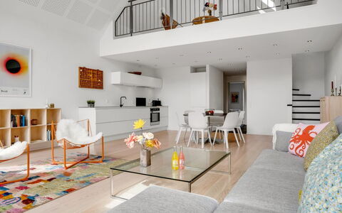 Anelle - 2.5Km from the Sea: Mobilia, Interior Design, Pavimentazione, Pavimento, Divano, Soffitto, Legna, Sedia, Tavolo, Soggiorno