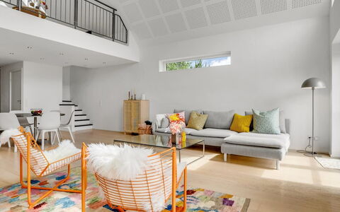 Anelle - 2.5Km from the Sea: Mobilia, Interior Design, Pavimentazione, Pavimento, Parete, Legna, Soffitto, Pavimento In Legno, Sedia, Soggiorno