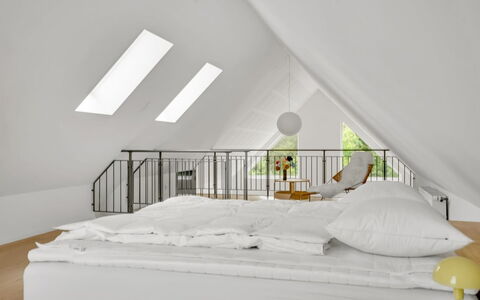 Anelle - 2.5Km from the Sea: Mobilia, Interior Design, Pavimentazione, Pavimento, Legna, Pavimento In Legno, Camera Da Letto, Letto, Illuminazione, Casa
