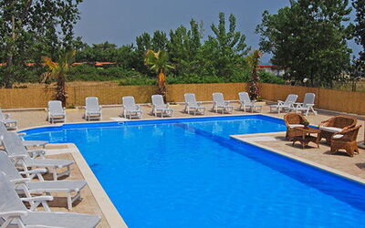 Tortoreto Apartment Close To The Sea, Ac,wi -fi: Piscina, Mobili Da Esterno, Ricorrere, Mobilia, Lettino, Materiale Composito, Tempo Libero, Ombrello, Terme, Shade
