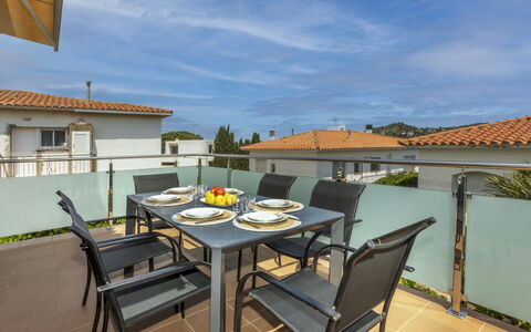 Brisa: Arbusto, Giardino, Shade, Prato, Mobili Da Esterno, Backyard, Landscaping, Cortile, Estate, Sedia