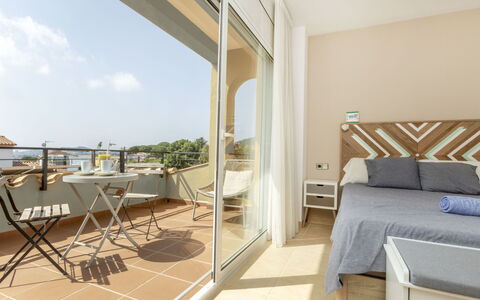 Together: Interior Design, Pavimentazione, Pavimento, Appartamento, Mobilia, Casa, Balcone, Camera, Color Legno, Sedia