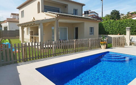 Together: Piscina, Ricorrere, Tempo Libero, Canidae, Backyard, Villa, Giochi D'Acqua, Eco Hotel, Cortile