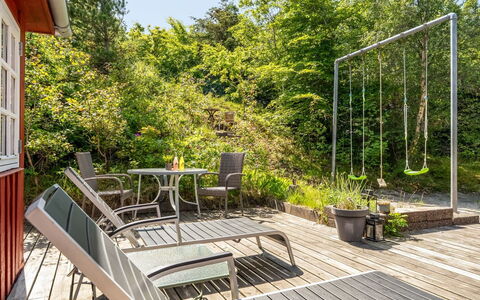 Goodje - 400M from the Sea: Legna, Mobilia, Mobili Da Esterno, Sedia, Giardino, Deck, Shade, Latifoglie, Pavimento In Legno