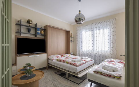 Villa Solaris: Mobilia, Interior Design, Pavimento, Pavimentazione, Legna, Camera, Soffitto, Letto, Illuminazione, Camera Da Letto