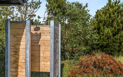 Esma - 3Km from the Sea: Costruzione, Casa, Finestra, Casa, Tetto, Zona Residenziale, Arbusto, Villetta, Lotto