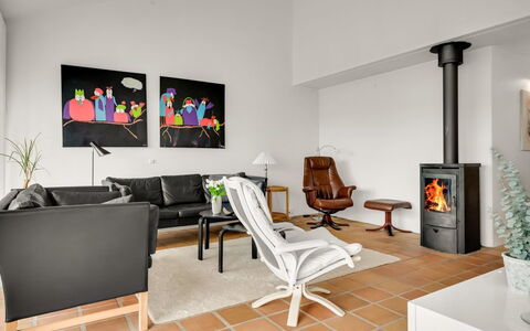 Nis - 900M from the Sea: Mobilia, Pavimentazione, Pavimento, Legna, Interior Design, Pavimento In Legno, Soggiorno, Sedia, Illuminazione, Casa