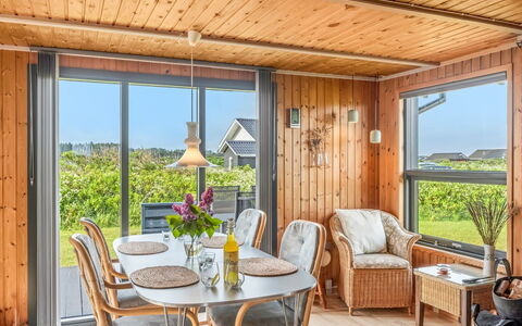 Iiris - 200M from the Sea: Legna, Porta, Mobilia, Lotto, Casa, Color Legno, Portico, Latifoglie, Sedia, Deck