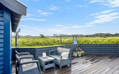 Iiris - 200M from the Sea: Blu, Lotto, Deck, Pavimento In Legno, Mobili Da Esterno, Latifoglie, Portico, Plank, Shade, Sedia