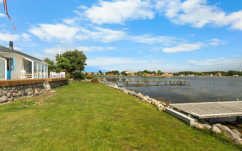 Jorek - 10M to the Fjord: Estate, Shade, Driveway, Agriturismo