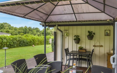Naimi - 30Km from the Sea: Casa, Villetta, Portico, Latifoglie, Raccordo, Deck, Shade, Plank, Estate, Edifici Giardino