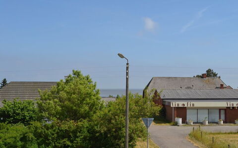 Albina - 4.5Km from the Sea: Cielo, Casa, Tetto, Zona Residenziale, Casa, Lotto, Insediamento Umano, Area Rurale, Pole