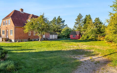 Albina - 4.5Km from the Sea: Estate, Shade, Driveway, Agriturismo