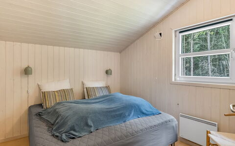 Batsha - 1.7Km from the Sea: Legna, Pavimentazione, Soffitto, Interior Design, Pavimento, Camera Da Letto, Camera, Letto, Pavimento In Legno, Biancheria
