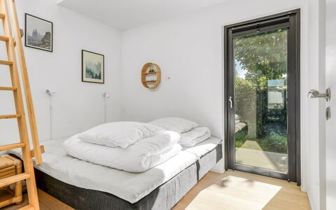Merve - 250M from the Sea: Letto, Interior Design, Camera Da Letto, Legna, Mobilia, Pavimento, Pavimentazione, Camera, Soffitto, Bedding