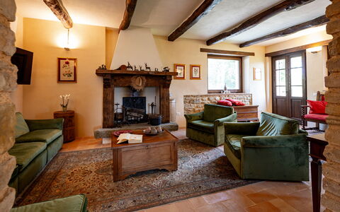 Casale Isidoro: Mobilia, Interior Design, Parete, Divano, Legna, Pavimentazione, Soggiorno, Camera, Cornice, Tavolo