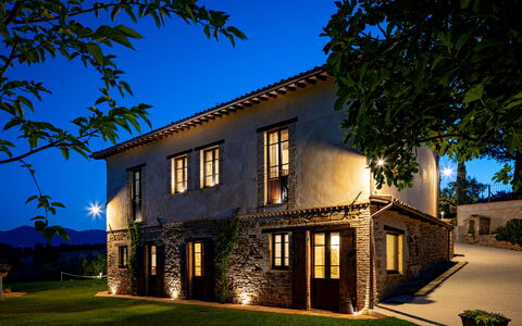 Casale Isidoro: Casa, Casa, Facciata, Architettura, Villetta, Lotto, Estate, Porta, Agriturismo, Giardino
