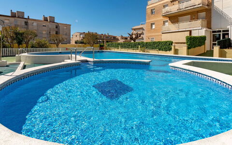 Aires de Mar: Acqua, Cielo, Costruzione, Proprietà, Blu, Piscina, Azzurro, Pianta, Rettangolo, Corpo D'Acqua