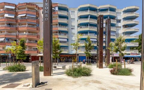 California 2: Architettura, Appartamento, Condominio, Materiale Composito, Shade, Uso Misto, Edificio Commerciale, Balcone