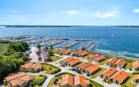 Era - 100M from the Sea: Barca, Costiera E Morfologie Oceanic, Moto D'Acqua, Marina, Mare, Costa, Dock, Baia, Porto, Suono