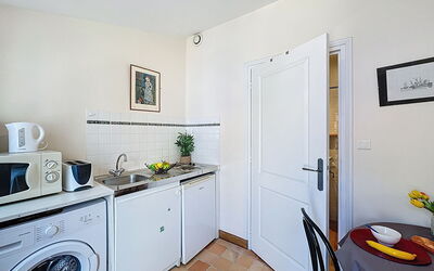 Le Sandier 710.2: Pavimentazione, Pavimento, Interior Design, Camera, Apparecchio Major, Appartamento, Soffitto, Lavatrice, Elettrodomestico, Asciugatrice