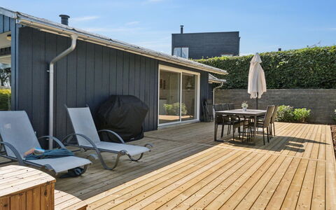 Enrica - 250M from the Sea: Appartamento, Condominio, Estate, Balcone, Villa, Hotel