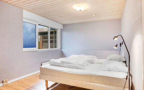 Withulf - 500M to the Fjord: Costruzione, Casa, Zona Residenziale, Casa, Arbusto, Tetto, Villetta, Estate, Giardino