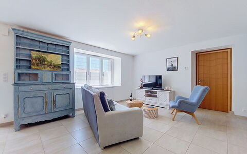 Kerdro: Mobilia, Interior Design, Pavimentazione, Divano, Legna, Pavimento, Soffitto, Camera, Soggiorno, Appartamento